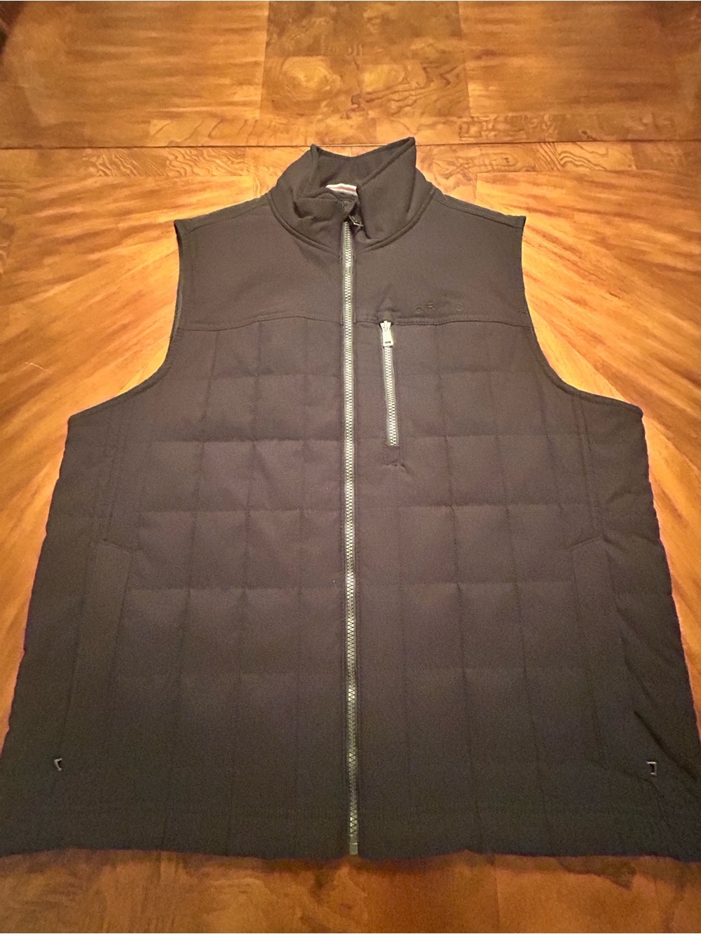 Orvis Black Quilted Men's Vest with Zip Chest Pocket